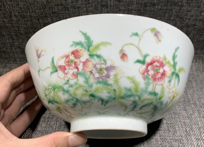 古玩陶瓷花卉紋粉彩碗真品鑒賞圖