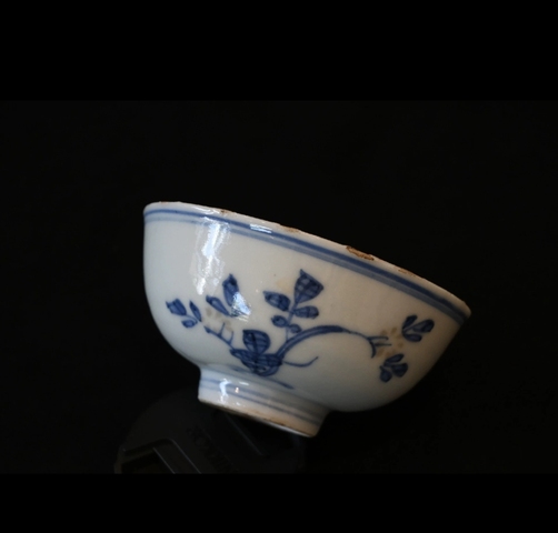 古玩陶瓷青花釉里紅花卉紋茶碗真品鑒賞圖