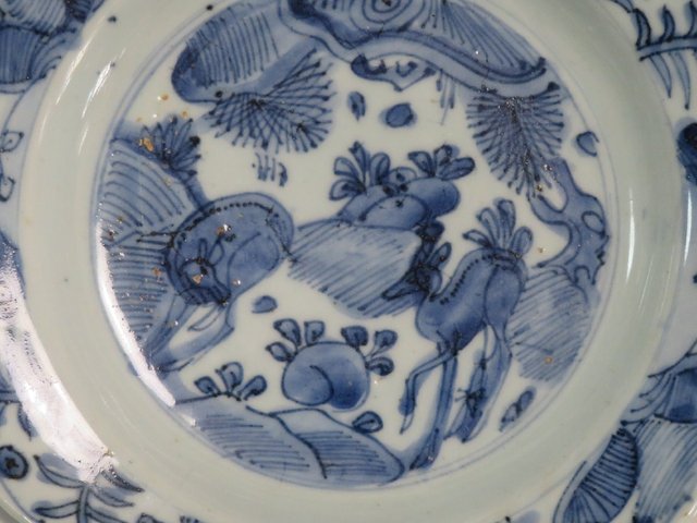 古玩陶瓷雙鹿紋青花盤真品鑒賞圖