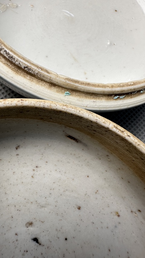 古玩陶瓷粉彩花卉紋粉盒真品鑒賞圖