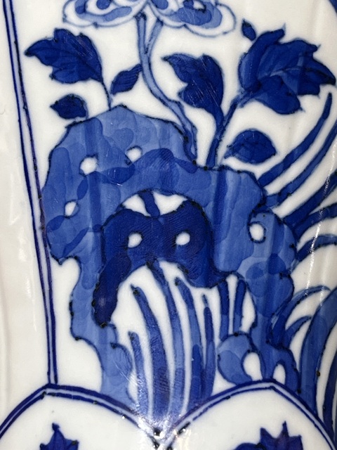 古玩陶瓷花鳥紋青花瓶真品鑒賞圖