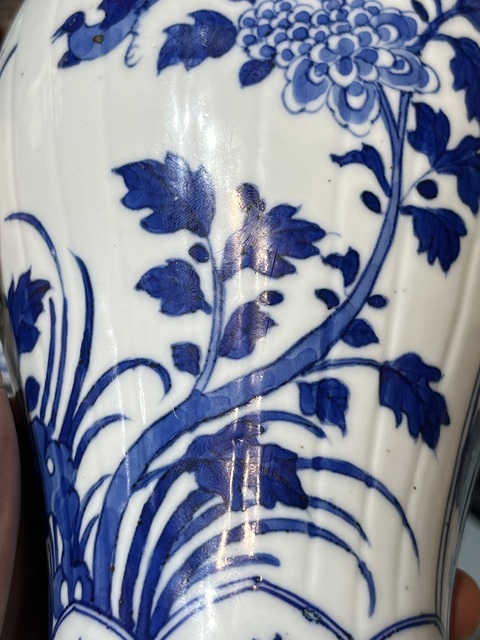 古玩陶瓷花鳥紋青花瓶真品鑒賞圖