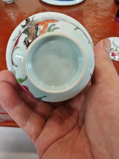 古玩陶瓷粉彩九桃紋蓋碗真品鑒賞圖