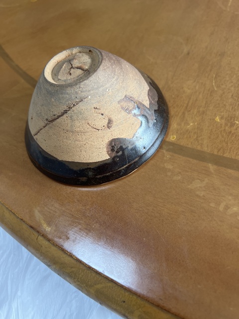 古玩陶瓷芒口圈足覆燒工藝褐釉盞真品鑒賞圖
