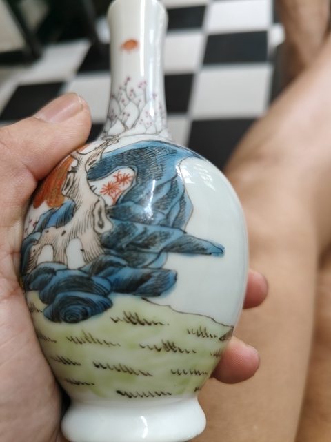 古玩陶瓷粉彩人物故事瓶真品鑒賞圖