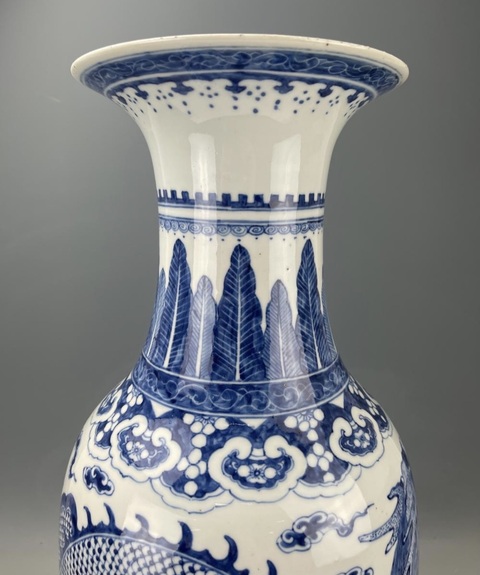 古玩陶瓷青花海水龍紋撇口瓶真品鑒賞圖