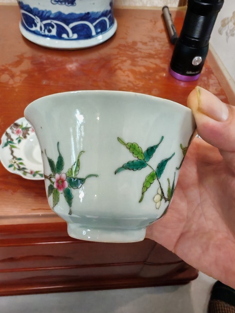 古玩陶瓷粉彩九桃紋蓋碗真品鑒賞圖