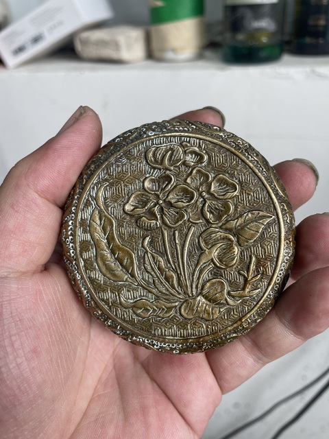 古玩銅器銅香盒真品鑒賞圖