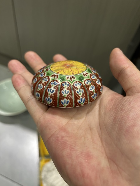 古玩陶瓷花卉紋蓋子真品鑒賞圖
