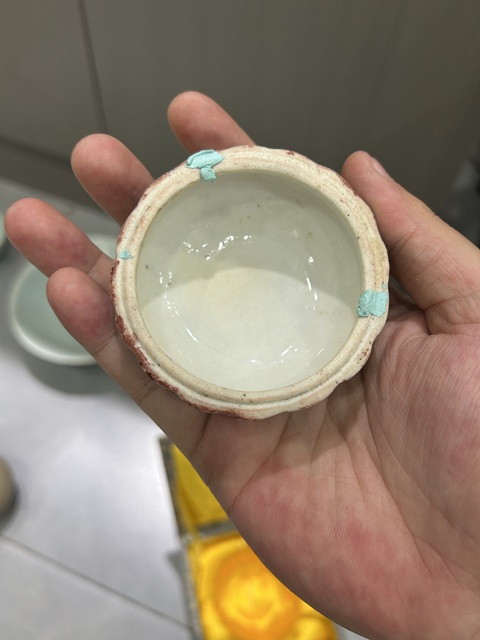 古玩陶瓷花卉紋蓋子真品鑒賞圖
