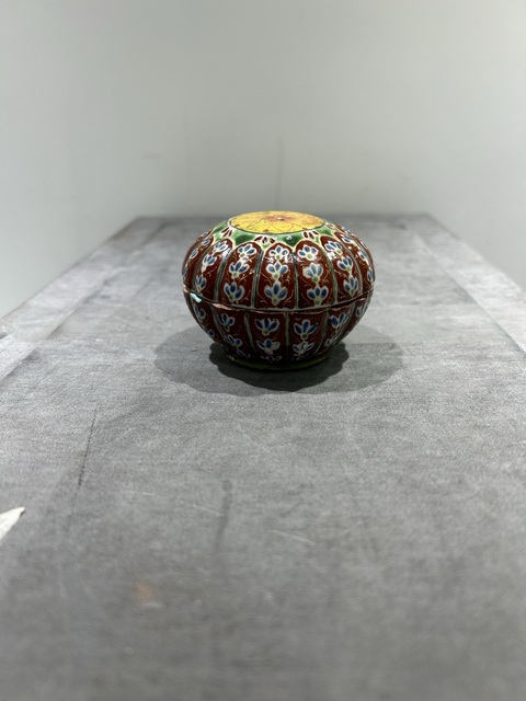 古玩陶瓷花卉紋蓋子真品鑒賞圖