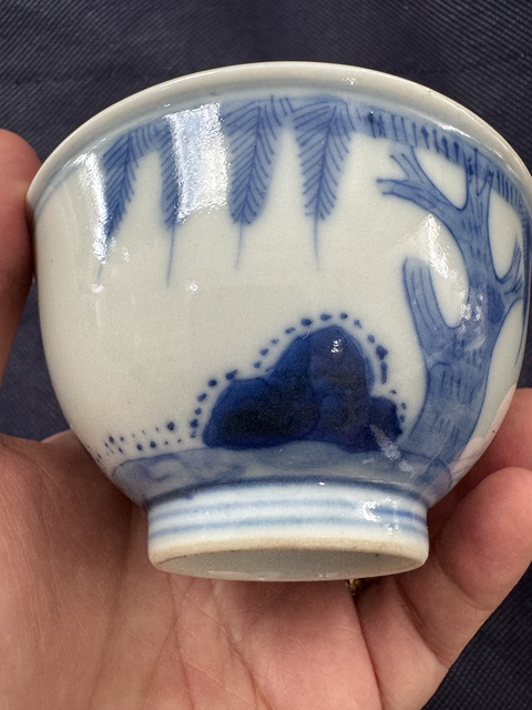 古玩陶瓷馬紋青花杯真品鑒賞圖