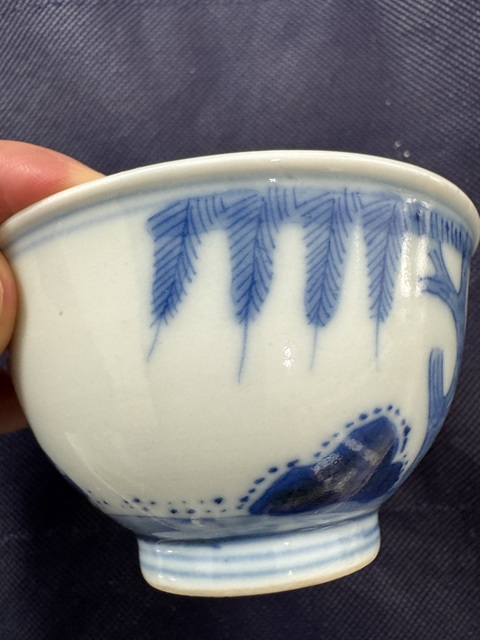 古玩陶瓷馬紋青花杯真品鑒賞圖