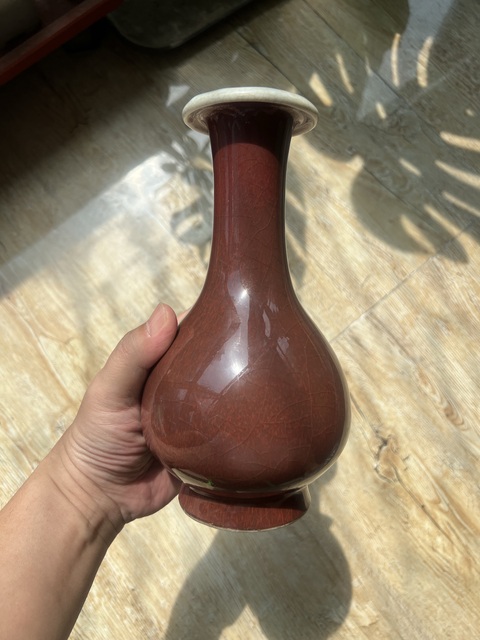 古玩陶瓷郎紅釉撇口瓶真品鑒賞圖
