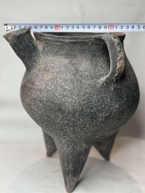 古玩陶瓷齊家文化·三足敞口鬲真品鑒賞圖