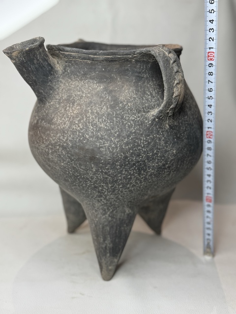 古玩陶瓷齊家文化·三足敞口鬲真品鑒賞圖
