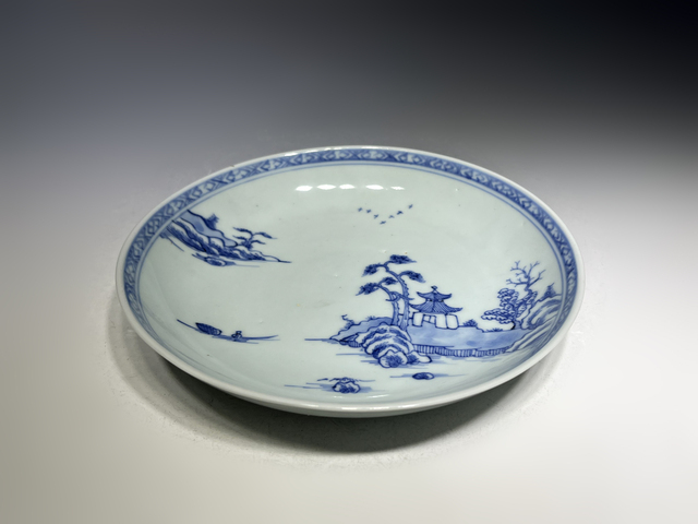 古玩陶瓷清中早·“南京號”青花山水紋盤真品鑒賞圖