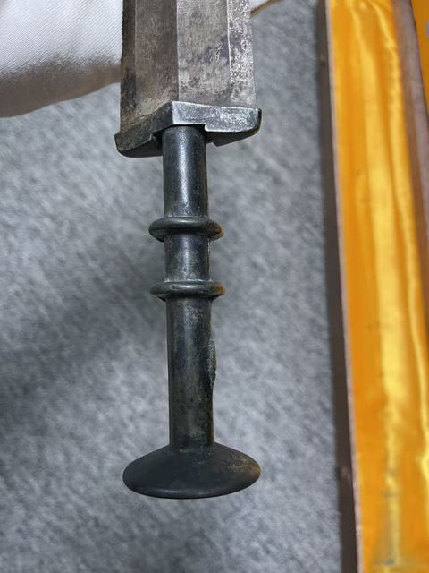古玩銅器戰國青銅劍真品鑒賞圖