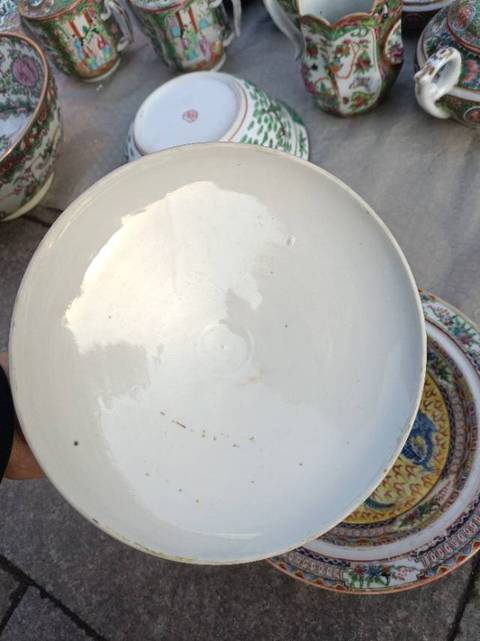 古玩陶瓷黃地龍紋蓋鍋拍賣,當前價格2188元