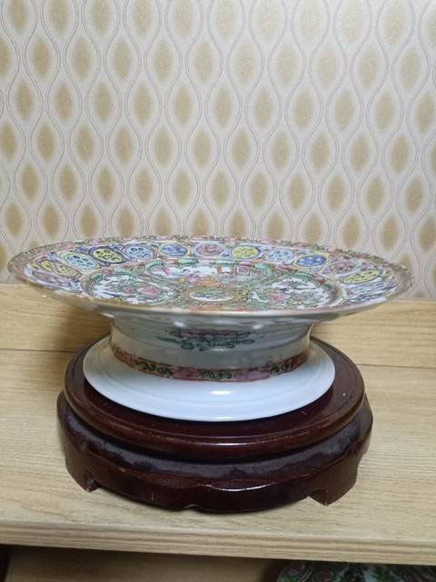 古玩陶瓷人物花繪高足貢盤真品鑒賞圖