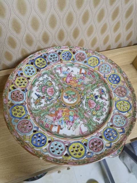 古玩陶瓷人物花繪高足貢盤真品鑒賞圖