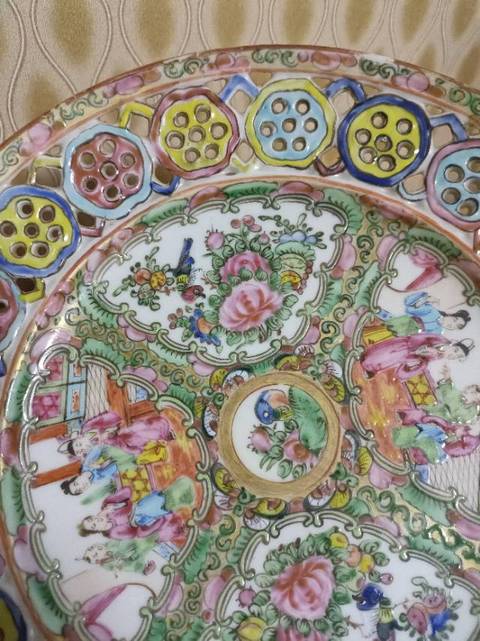 古玩陶瓷人物花繪高足貢盤真品鑒賞圖