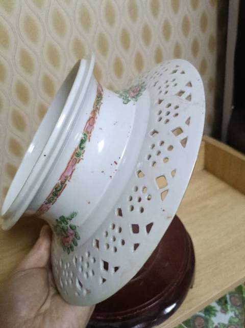 古玩陶瓷人物花繪高足貢盤真品鑒賞圖