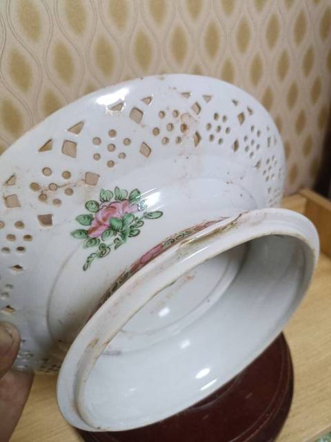 古玩陶瓷人物花繪高足貢盤真品鑒賞圖