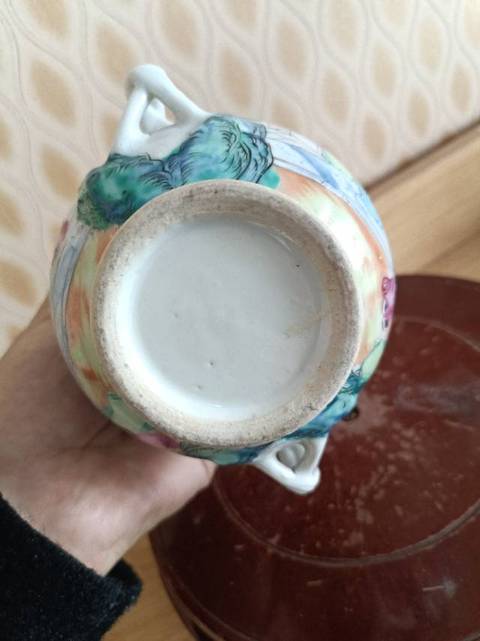 古玩陶瓷人物花繪雙耳搪缸真品鑒賞圖