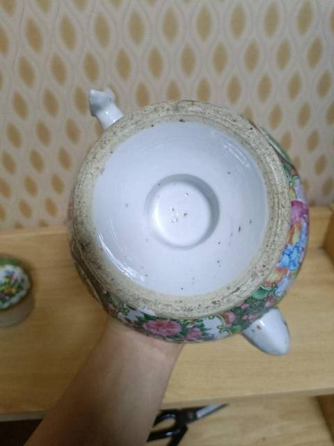 古玩陶瓷人物花繪奶酒壺真品鑒賞圖