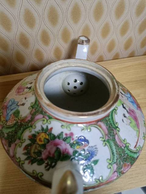 古玩陶瓷人物花繪奶酒壺真品鑒賞圖