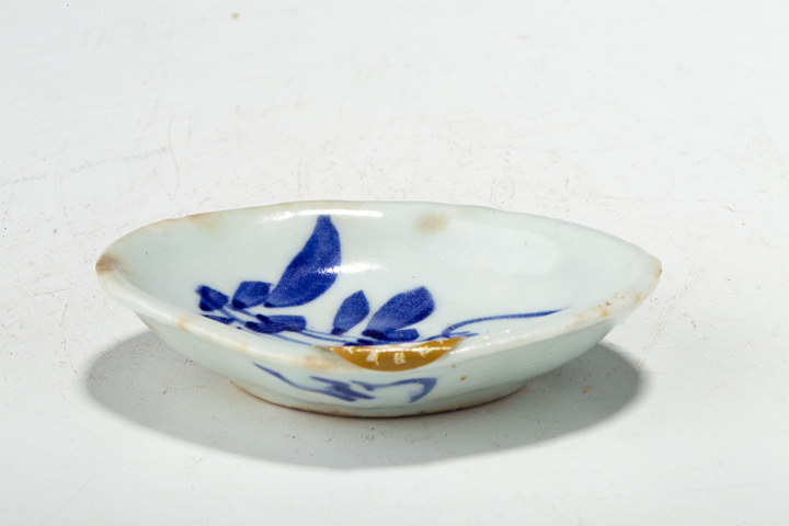 古玩陶瓷民國·青花花卉紋海棠形筆舔
真品鑒賞圖