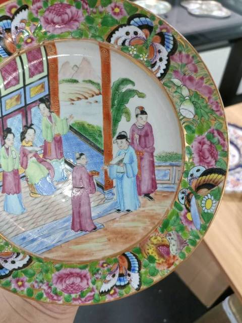 古玩陶瓷人物廣彩花繪盤真品鑒賞圖