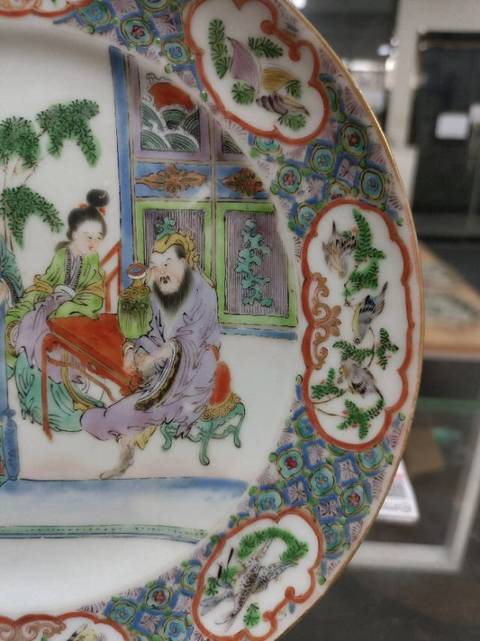 古玩陶瓷廣彩人物盤真品鑒賞圖