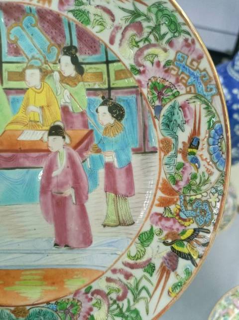 古玩陶瓷廣彩人物盤(pán)拍賣，當(dāng)前價(jià)格2388元