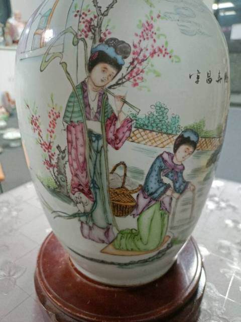 古玩陶瓷桃花仕女瓶拍賣，當前價格3888元