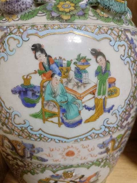 古玩陶瓷四龍赤角獸耳賞瓶拍賣(mài),當(dāng)前價(jià)格23000元