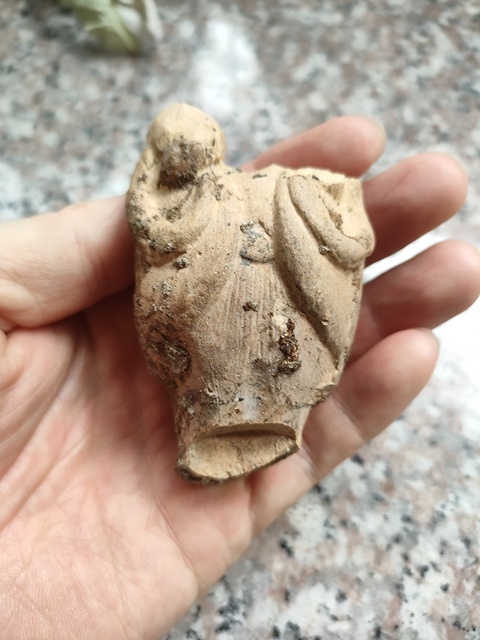 古玩陶瓷陶俑頭拍賣,當前價格2000元