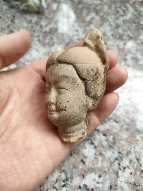 古玩陶瓷陶俑頭拍賣,當前價格2000元