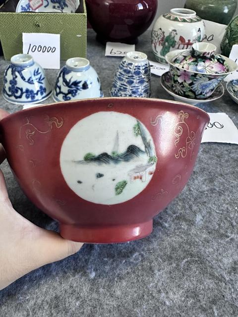 古玩陶瓷胭脂紅開光粉彩山水人物茶碗真品鑒賞圖