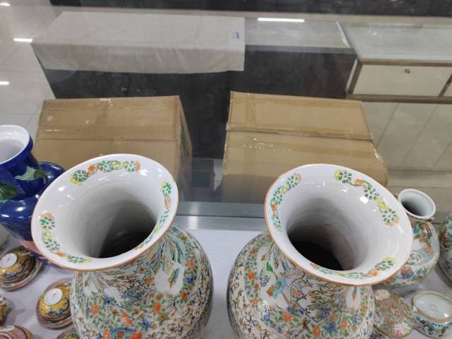 古玩陶瓷獸耳橄欖瓶真品鑒賞圖