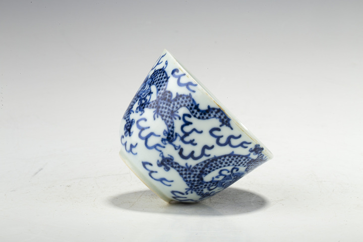 古玩陶瓷清晚·青花云龍紋杯拍賣,當前價格864元