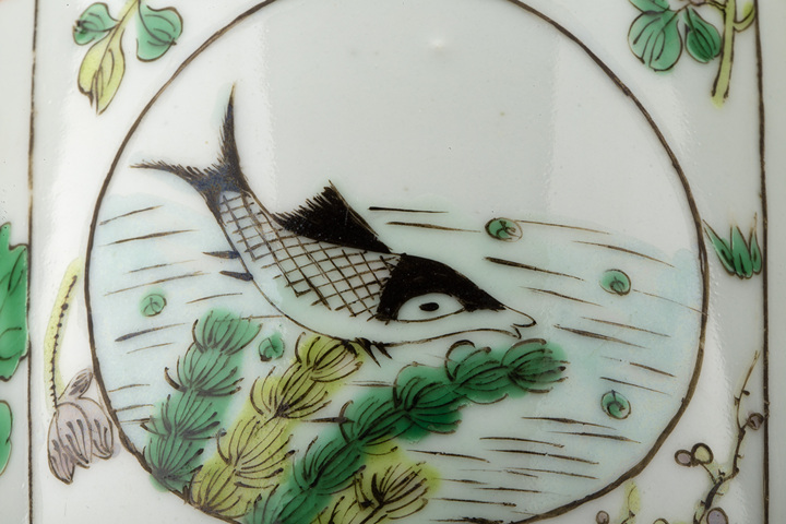 古玩陶瓷晚清·五彩開(kāi)窗花卉紋棒槌瓶拍賣,當(dāng)前價(jià)格4464元