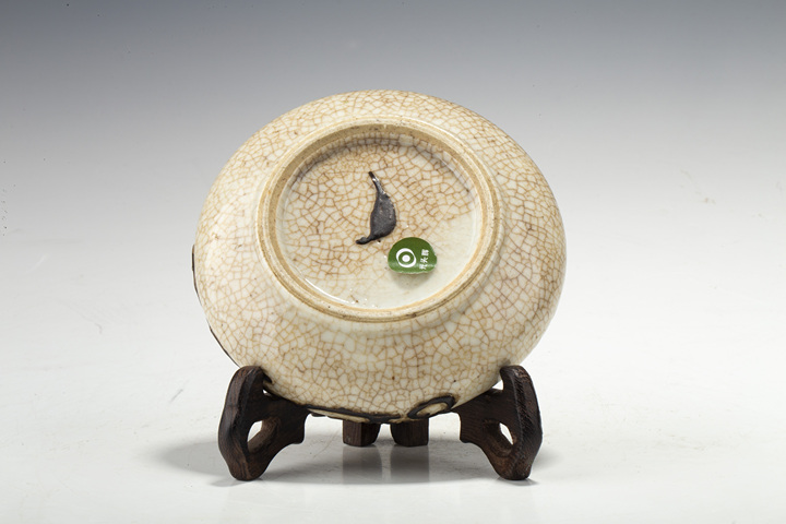 古玩陶瓷清晚·哥釉堆塑靈芝紋筆洗拍賣,當前價格1316元