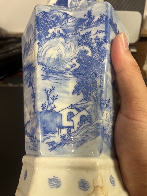 古玩陶瓷青花貼畫山水圖雙聯瓶真品鑒賞圖