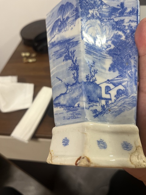 古玩陶瓷青花貼畫山水圖雙聯瓶真品鑒賞圖