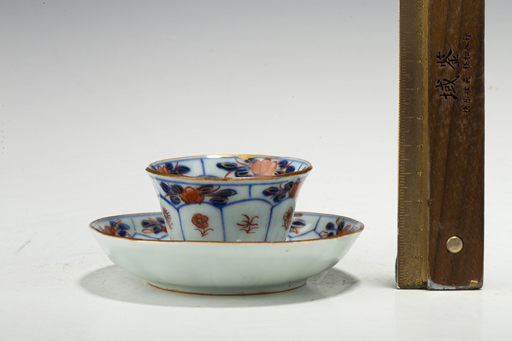 古玩陶瓷清康熙·青花礬紅開窗花卉嬰戲紋杯碟拍賣，當前價格2068元