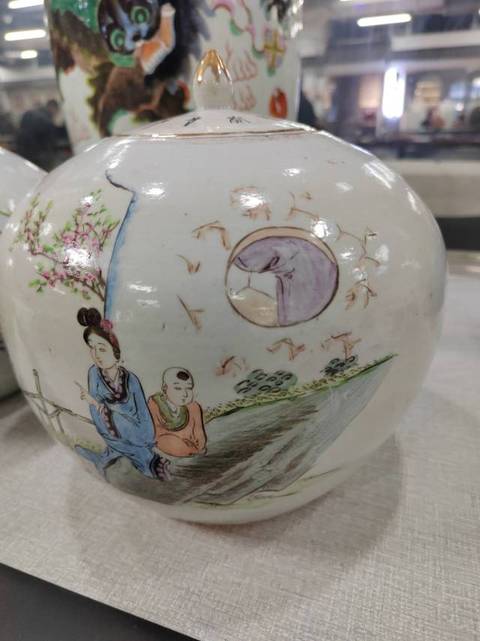 古玩陶瓷粉彩人物西瓜罐真品鑒賞圖