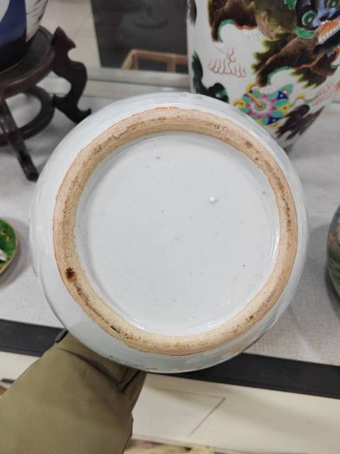 古玩陶瓷粉彩人物西瓜罐真品鑒賞圖