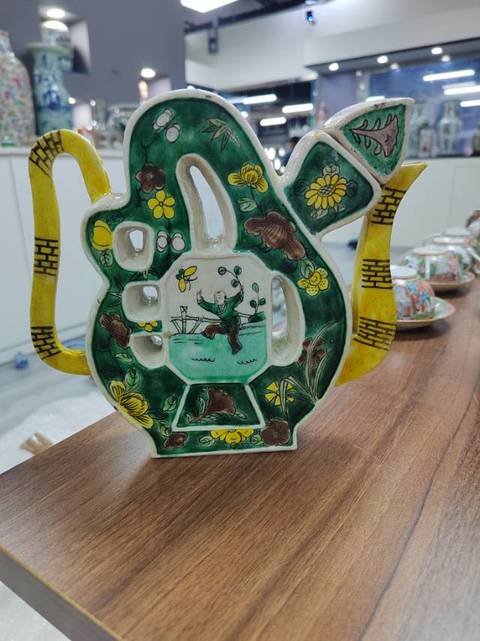 古玩陶瓷壽字粉彩茶壺真品鑒賞圖